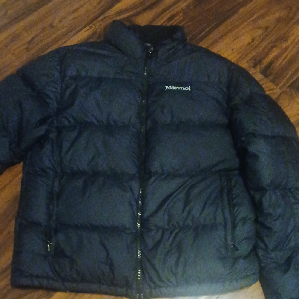 Marmot Black Puffer Jacket with Quilted Design